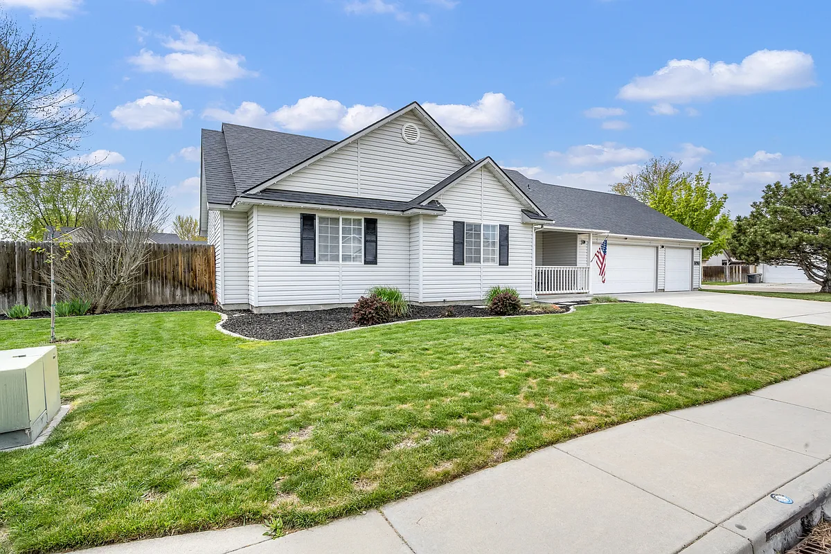 Building Photo - 10563 W Stonecrop Dr