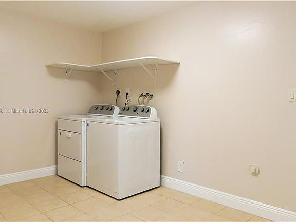 3rd image of 8320 SW 39th Ct