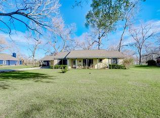 1603 Half Moon Dr, Wharton, TX 77488