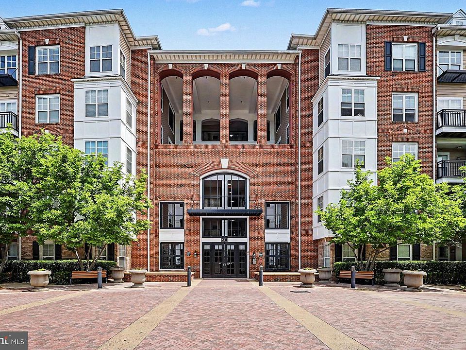 1st image of 501 Hungerford Dr APT 372