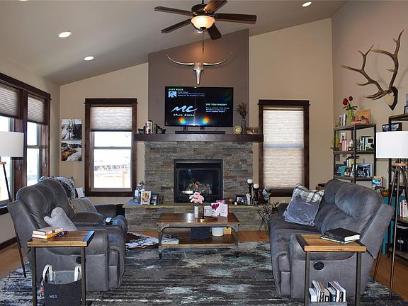 4th image of 129 Granite Peak Dr