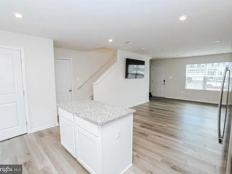 118 Charlotte St — Photo 6