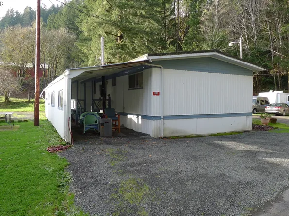 212 Woodpecker Ln, Elkton, OR 97436