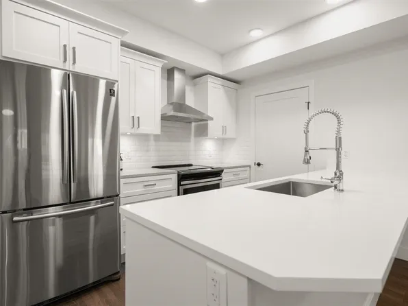 33568 George Ferguson Way #101, Abbotsford, BC V2S 0M3