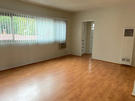 4th image of 7205 Fountain Ave #13B