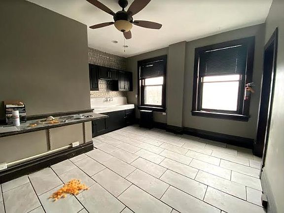 4th image of 103 E Pittsburgh St APT 4E