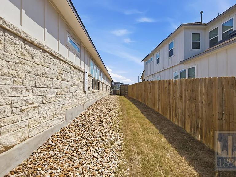 4910 Warm Wassail Dr — Photo 28