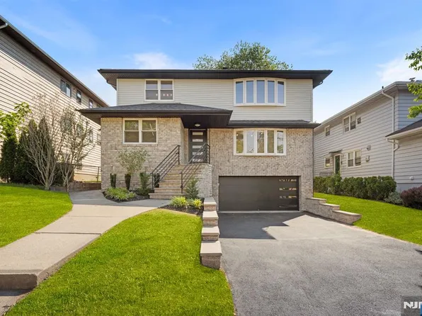 54 Columbia Avenue, Palisades Park, NJ 07650