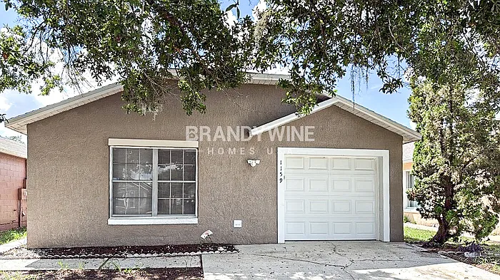 3 bed, 2.0 bath, 1186 sqft, $2,441 — Photo 2