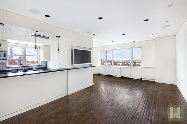 Rented by Halstead Real Estate | media 9
