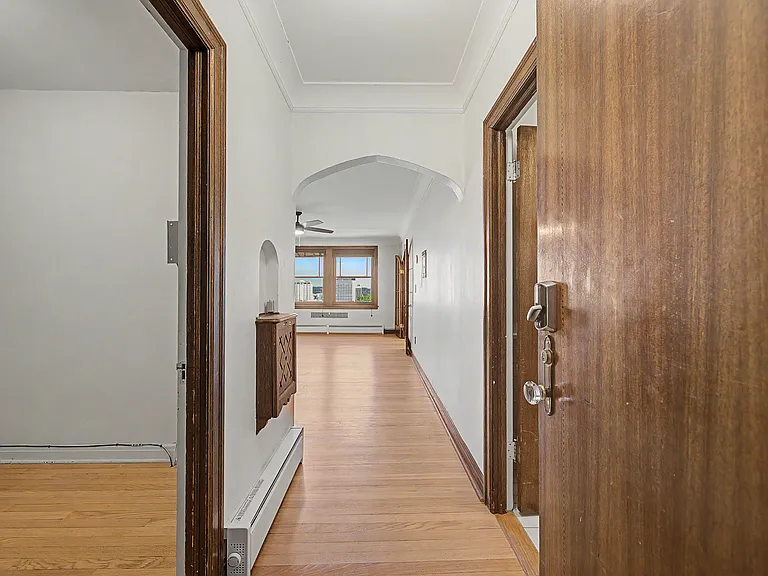 Roosevelt Apartments — Photo 32