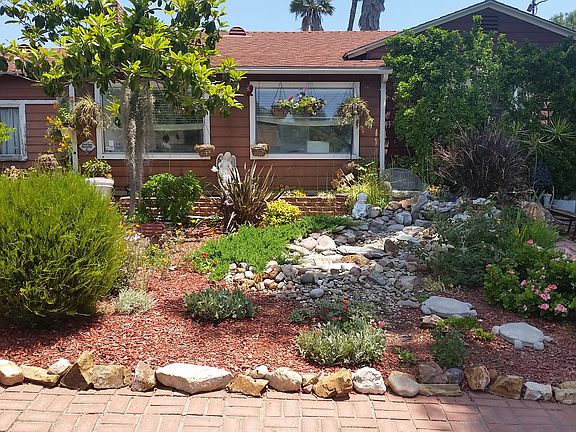 3rd image of 4429 Bellflower Dr