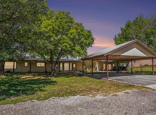 2205 Field Rd, Seguin, TX 78155