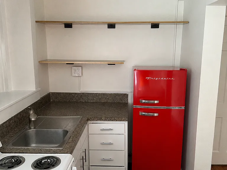 112 E Harris St #101 — Photo 1