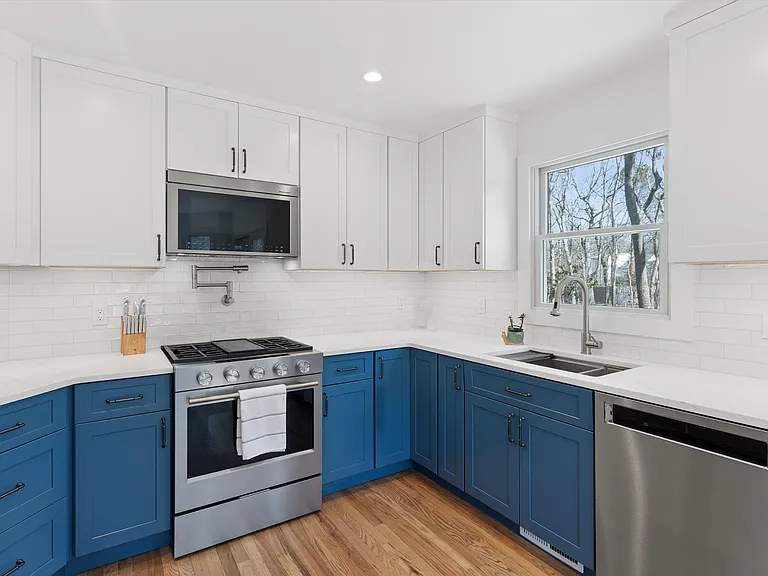 502 Springs Fireplace Rd — Photo 7