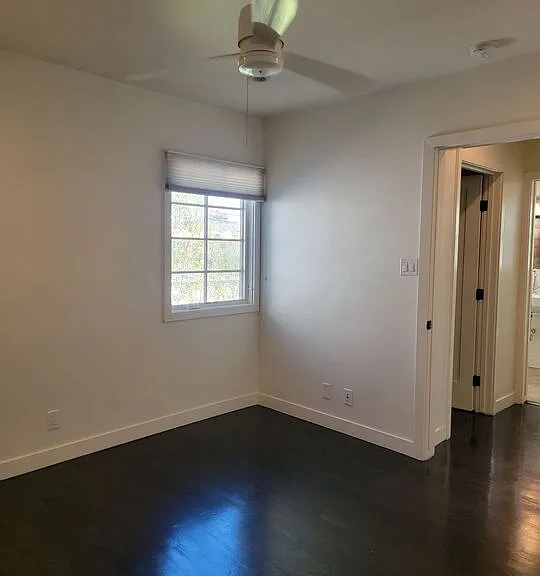 921 16th St #C — Photo 4