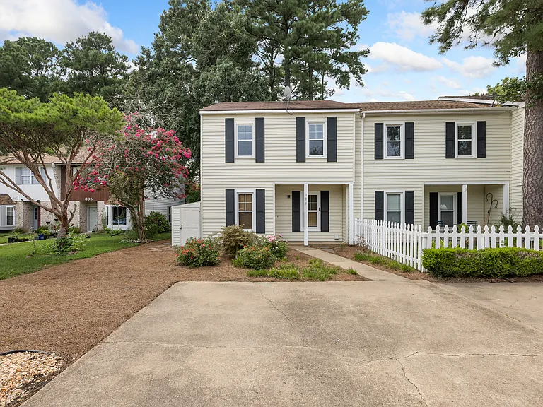 337 Hutton Cir — Photo 39