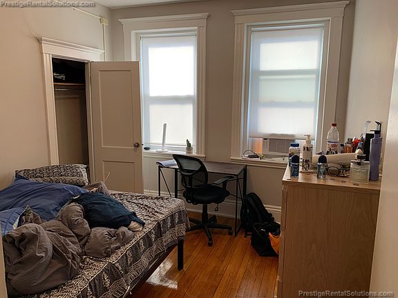 4th image of 160 Kelton St #34