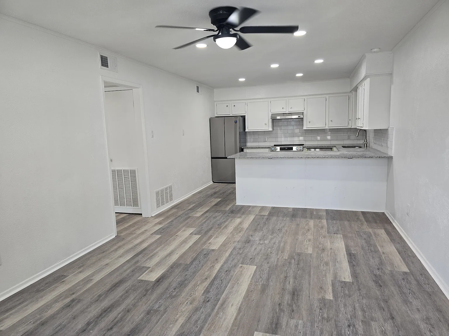 601 County Road 3721 — Photo 2