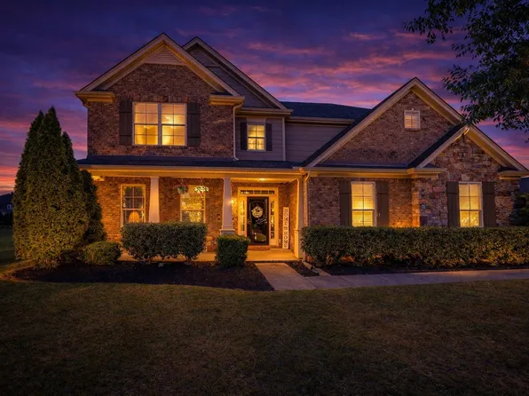 5028 General Eisenhower Dr, Murfreesboro, TN 37129