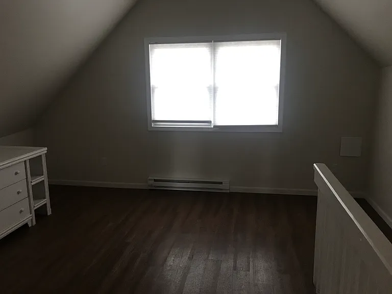 502 E Broadway St — Photo 12