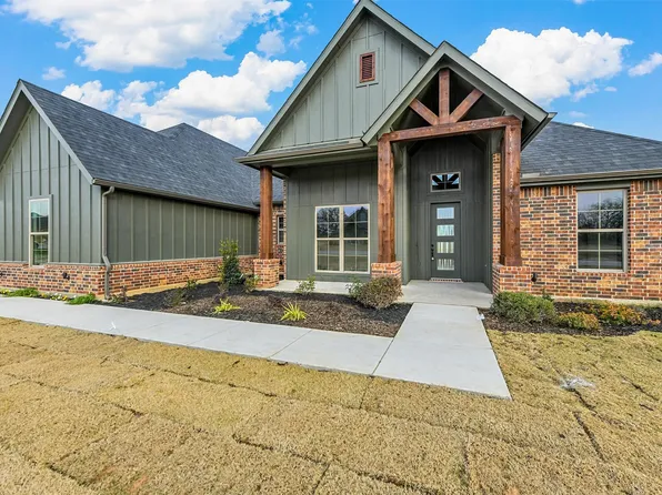 103 Moreland St, Paradise, TX 76073