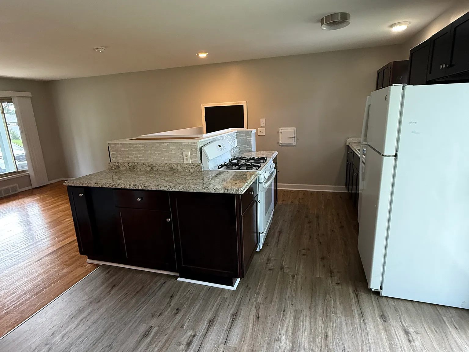 3 bed, 1550 sqft, $2,050 — Photo 4