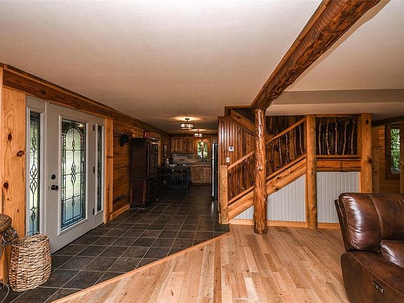 4th image of 420 Deer Lake Rd