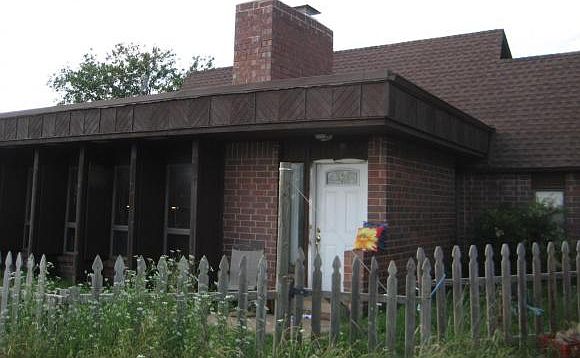 1st image of 3305 E Lindsey St