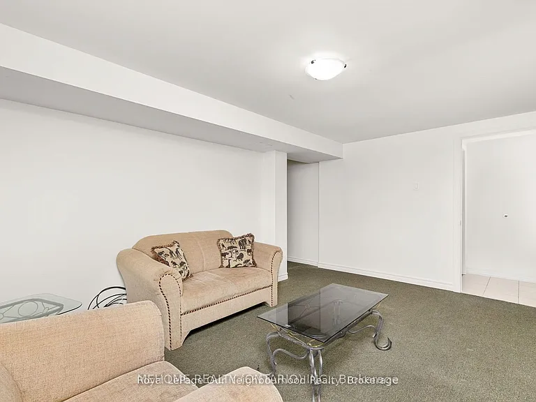 14 Tarsus Cres #2 — Photo 4