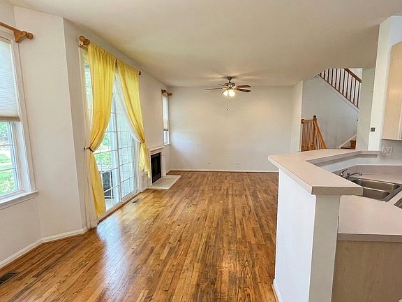 3rd image of 2405 Madiera Ct