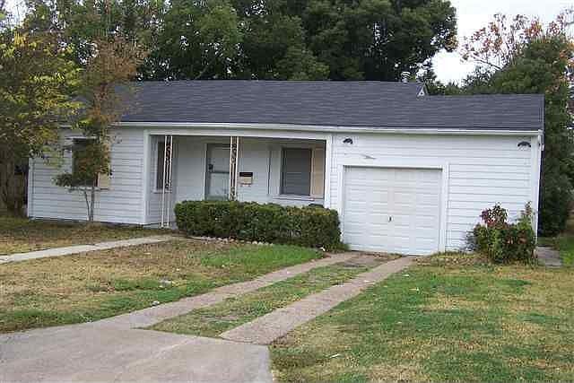 1st image of 4033 Brinkman Dr