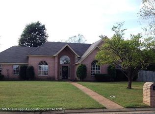 4905 Alden Lake Dr W, Horn Lake, MS 38637