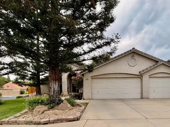 869 Spruce Ave, Clovis, CA 93611