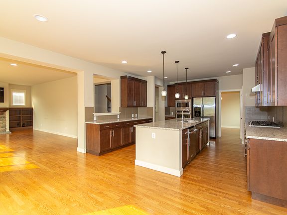 5th image of 20870 SE 18th Pl