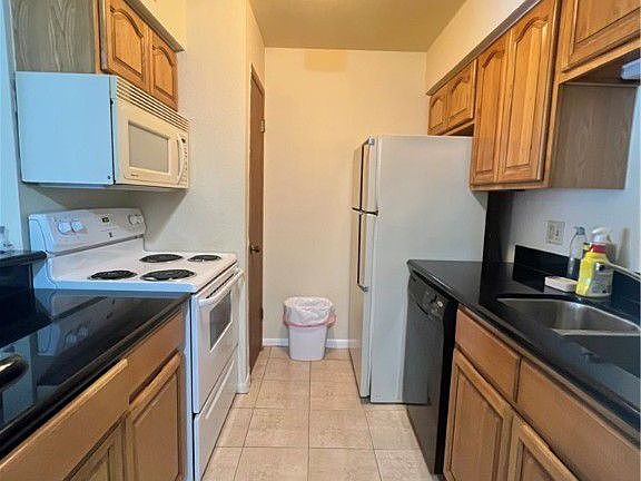 4th image of 904 University Dr E #106