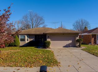 18644 Bainbridge Ave, Livonia, MI 48152
