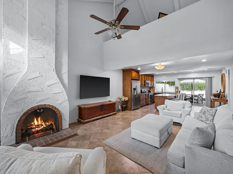 7118 E Buena Terra Way — Photo 20
