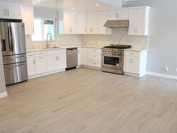 3rd image of 6335 W 82nd St