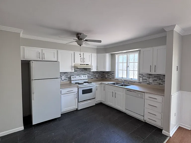 22 Chamberlain St — Photo 37