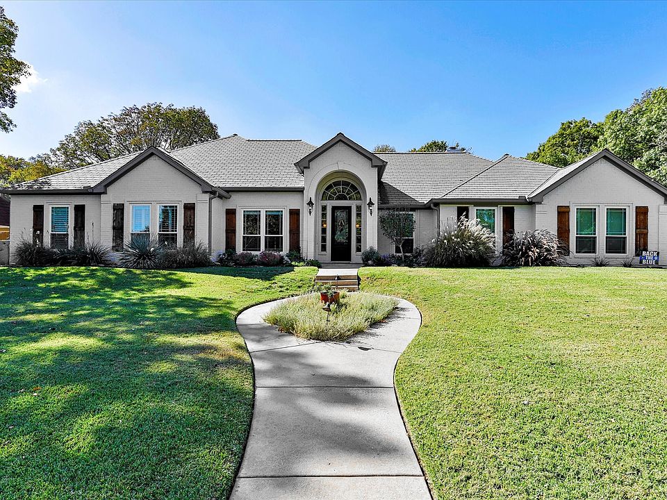 1st image of 8921 Crest Wood Dr