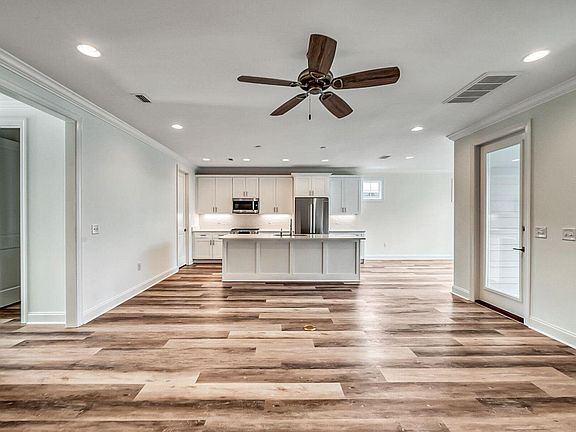 2nd image of 22 Roundwood Dr
