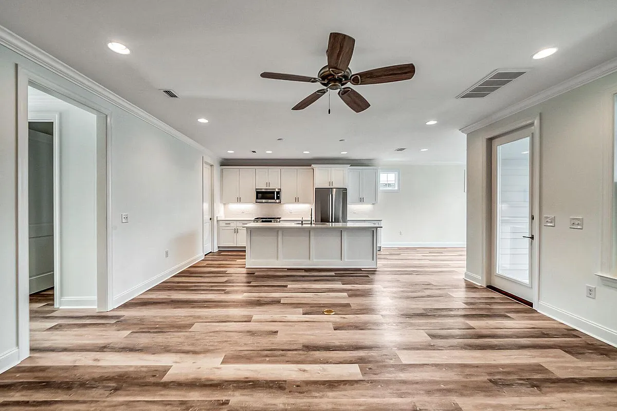 Building Photo - 22 Roundwood Dr
