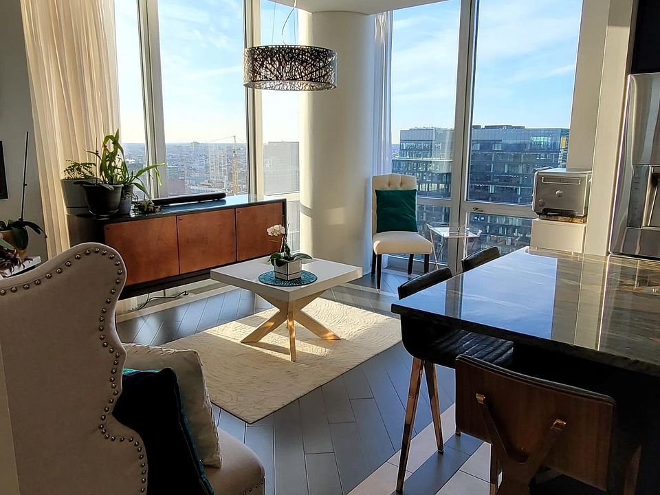 1st image of 737 W Washington Blvd APT 2301