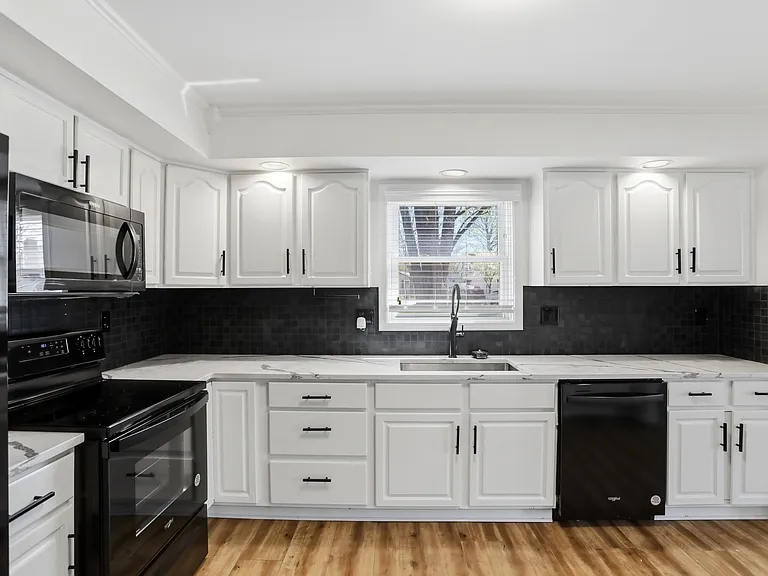 512 Lexington Blvd — Photo 13