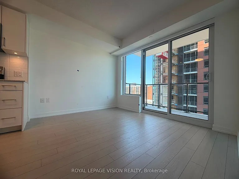 4010 Eglinton Ave W #1112 — Photo 3