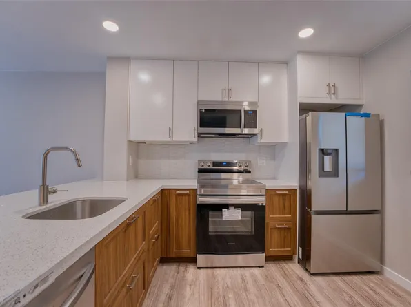 351 Cambridge Road #206, Hollywood, FL 33024