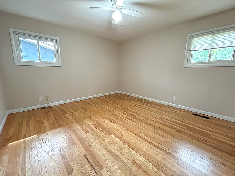 1550 Corina Dr SE — Photo 18