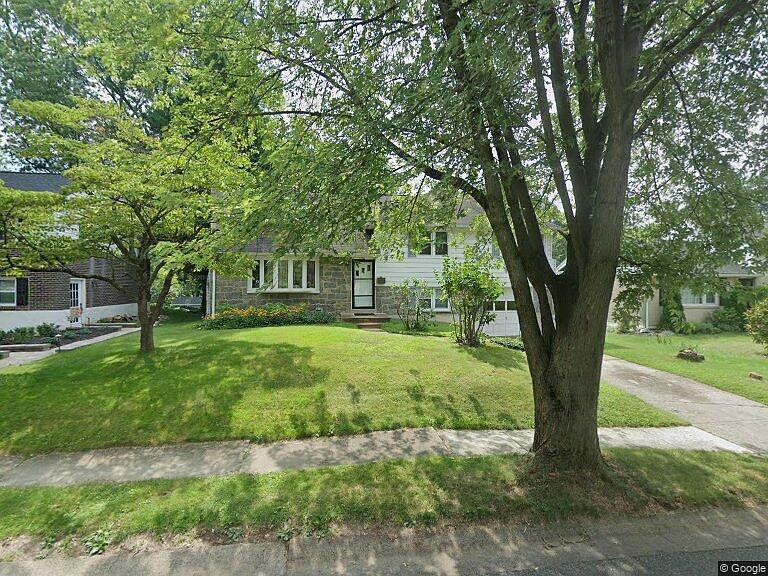 2nd image of 1204 Crestover Rd