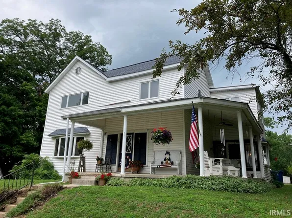 702 Johnson St, Saint Francisville, IL 62460